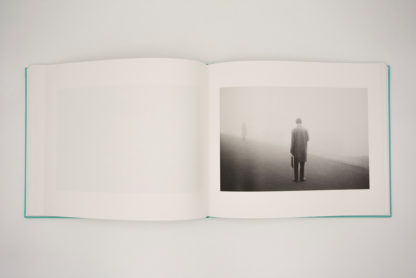 Martin Parr & Tony Ray Jones <br>  2 livres + carte signée + tote bag – Image 4