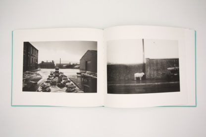 Martin Parr & Tony Ray Jones <br>  2 livres + carte signée + tote bag – Image 5