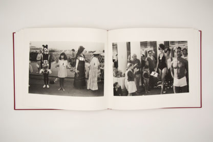 Martin Parr & Tony Ray Jones <br>  2 livres + carte signée + tote bag – Image 8